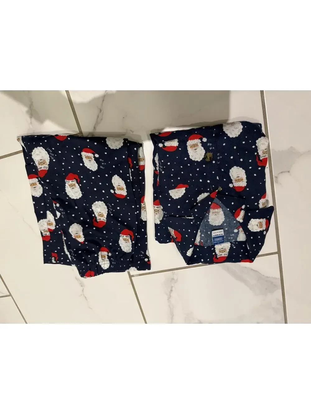 Old Navy Toddler 3T Santa Print Pajama Set